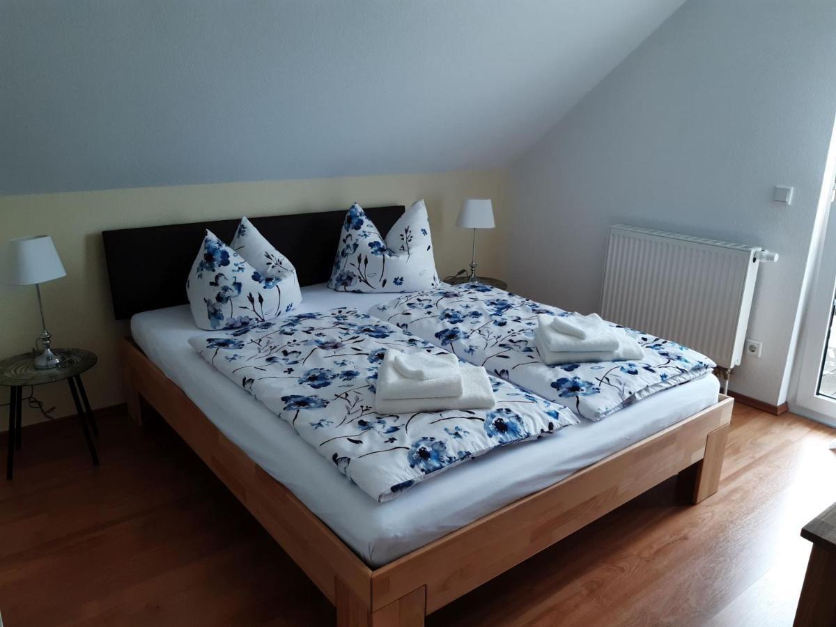 Gastezimmer Rosi Bad Klosterlausnitz Bagian luar foto